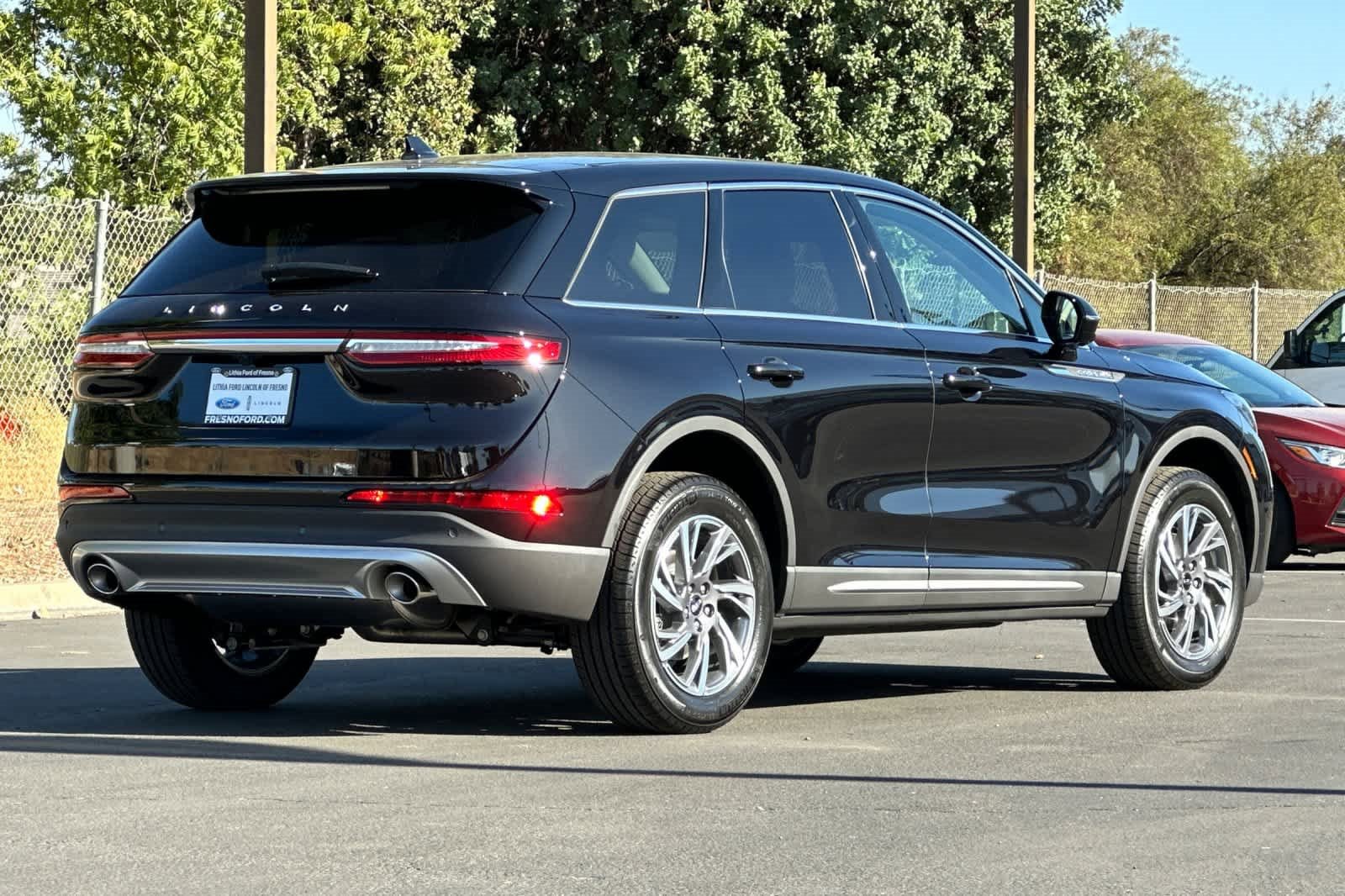 Used 2025 Lincoln Corsair Premiere w/ Equipment Group 101A image 2