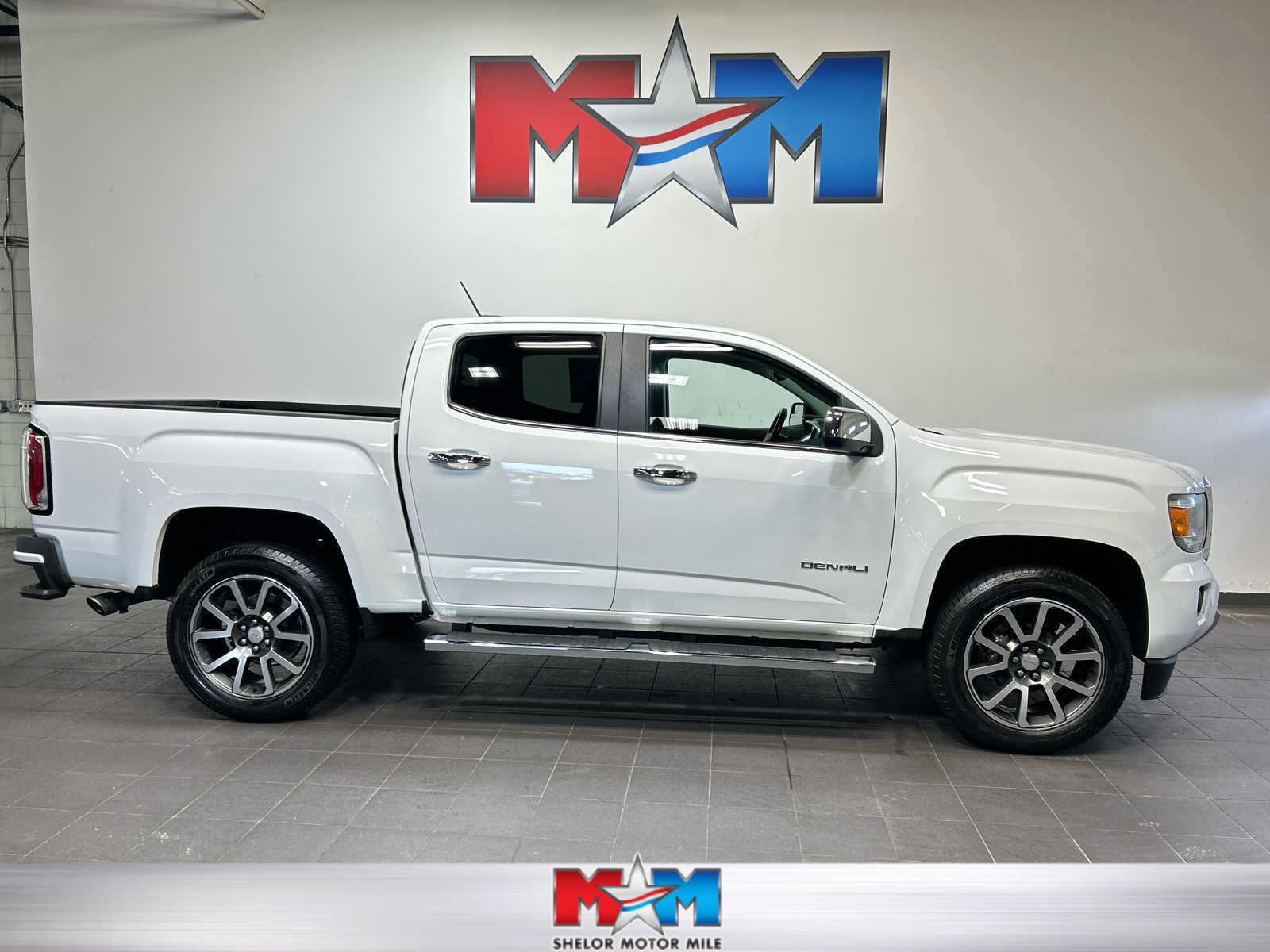 Used 2018 GMC Canyon Denali AWD/4WD image 1