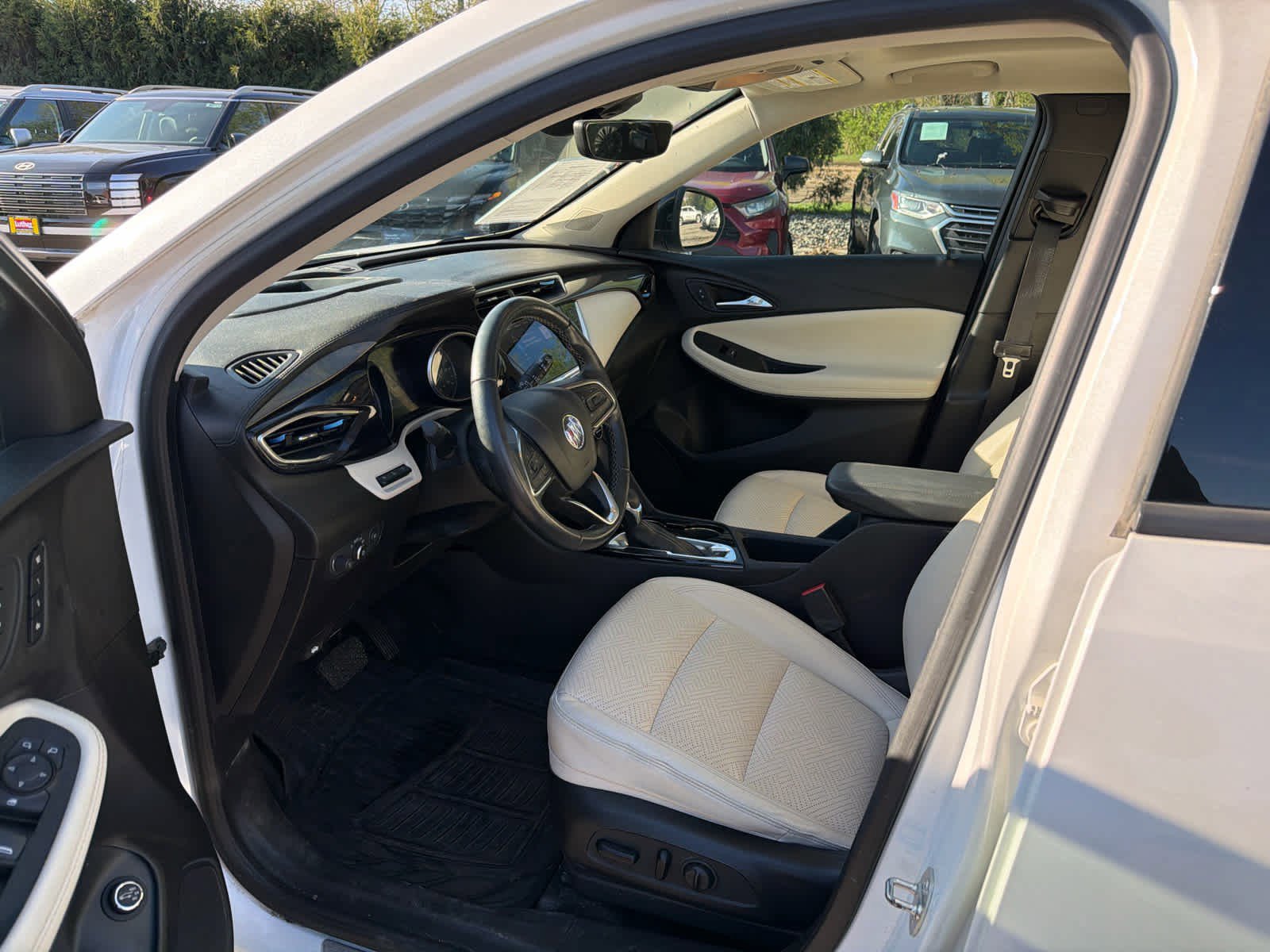 Used 2021 Buick Encore GX Essence w/ Advanced Technology Package AWD/4WD image 5