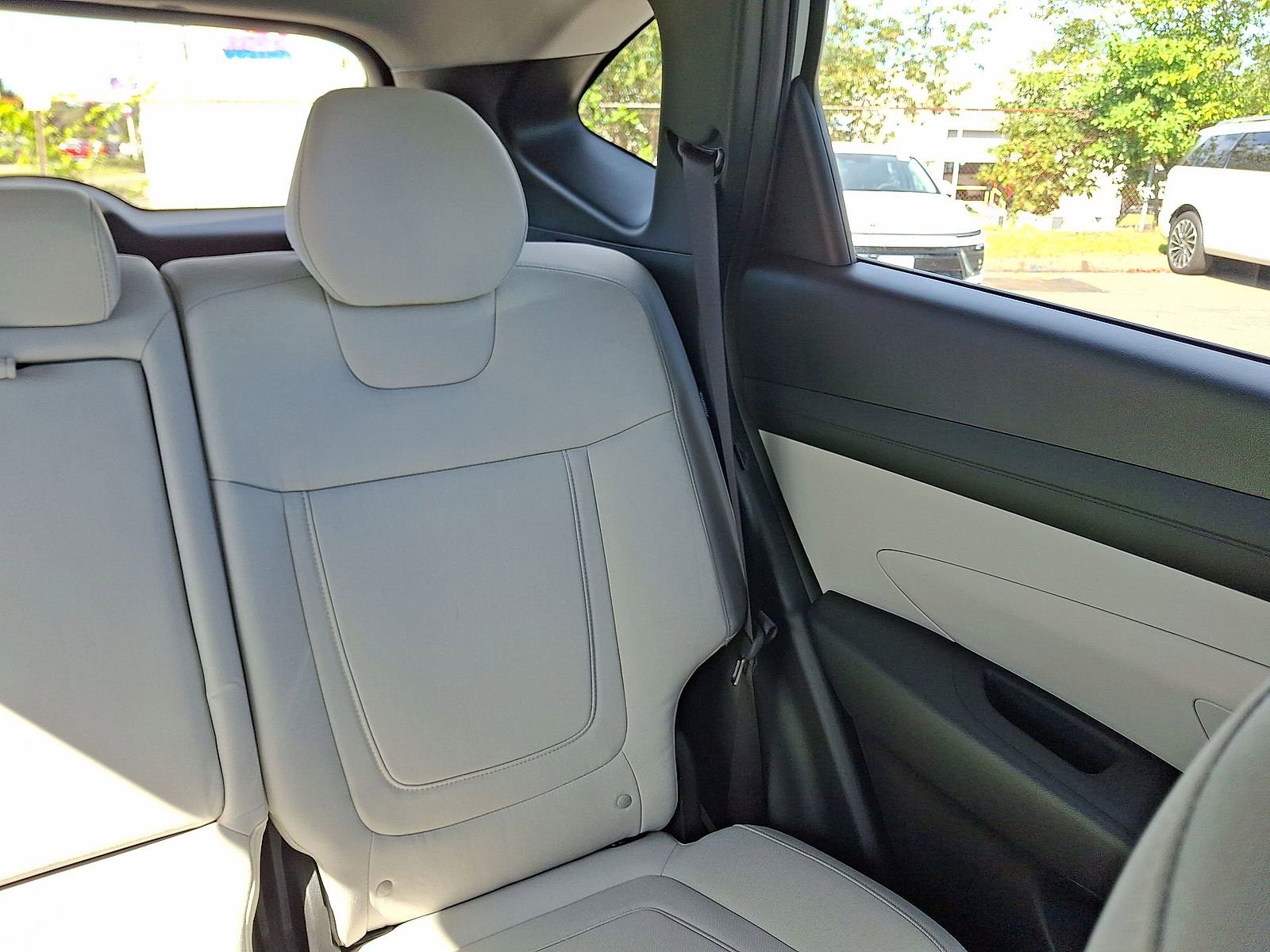 Used 2025 Hyundai Tucson SE image 14