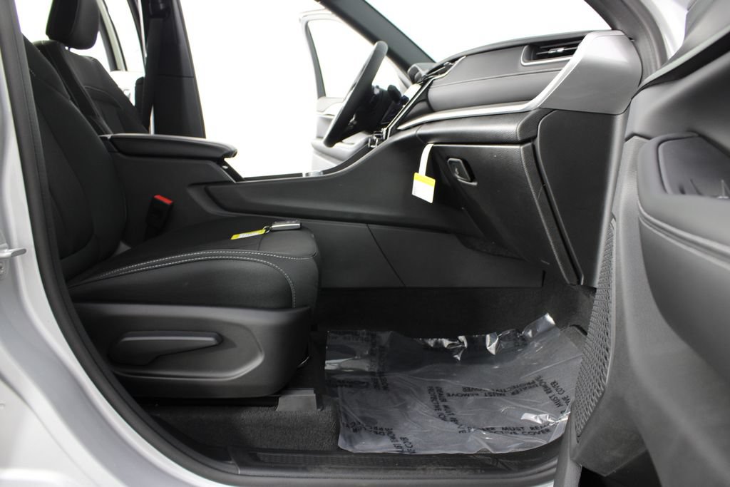 New 2026 Jeep Grand Cherokee Laredo AWD/4WD image 19