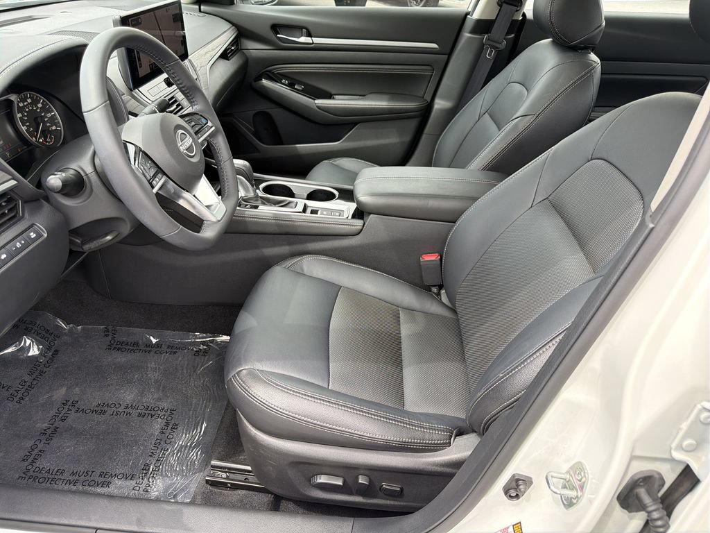Used 2023 Nissan Altima 2.5 SV w/ SV Premium Package FWD image 17
