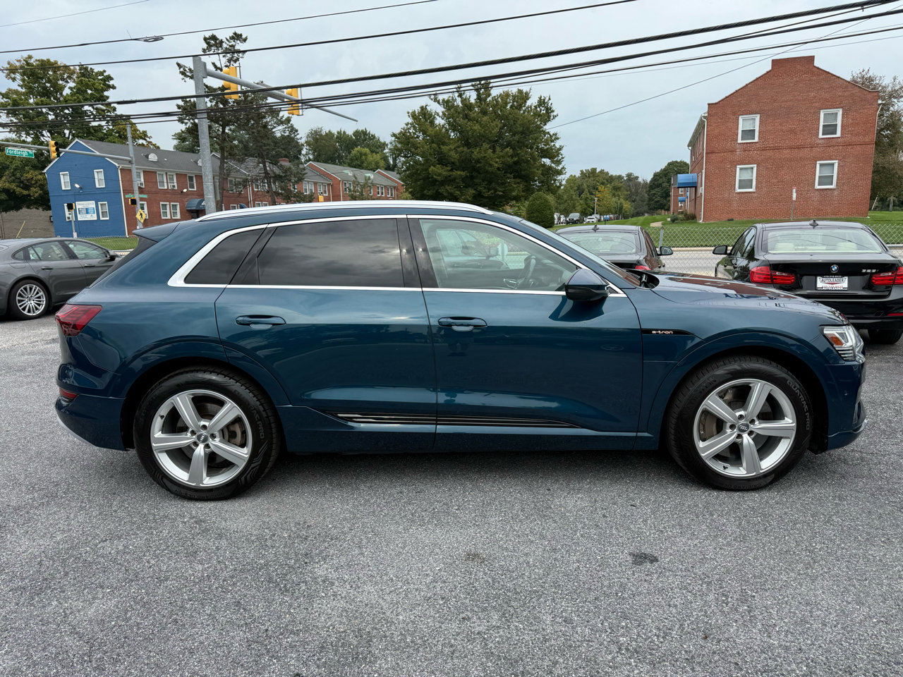 Used 2019 Audi e-tron Premium Plus image 7