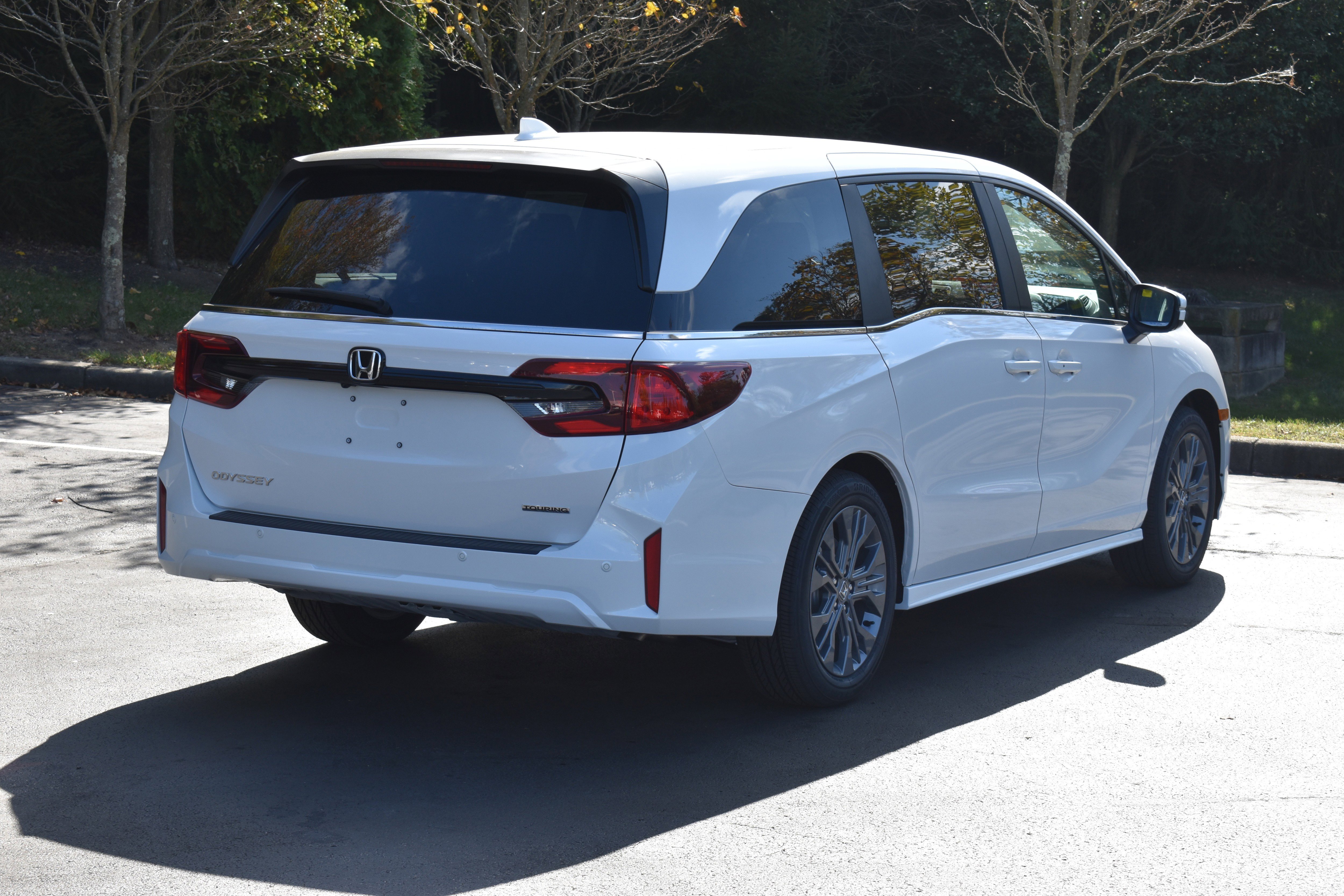 New 2026 Honda Odyssey Touring image 8