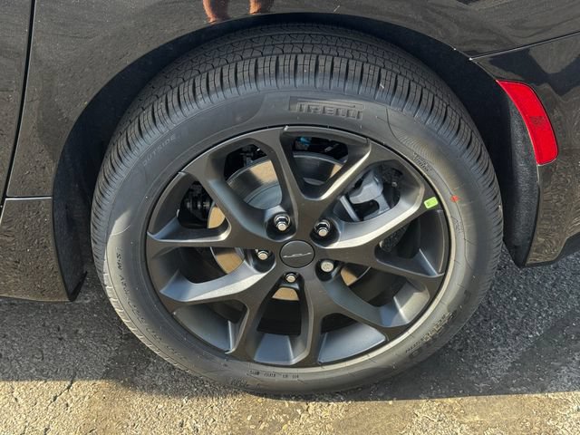 New 2027 Chrysler Pacifica Limited AWD/4WD image 11