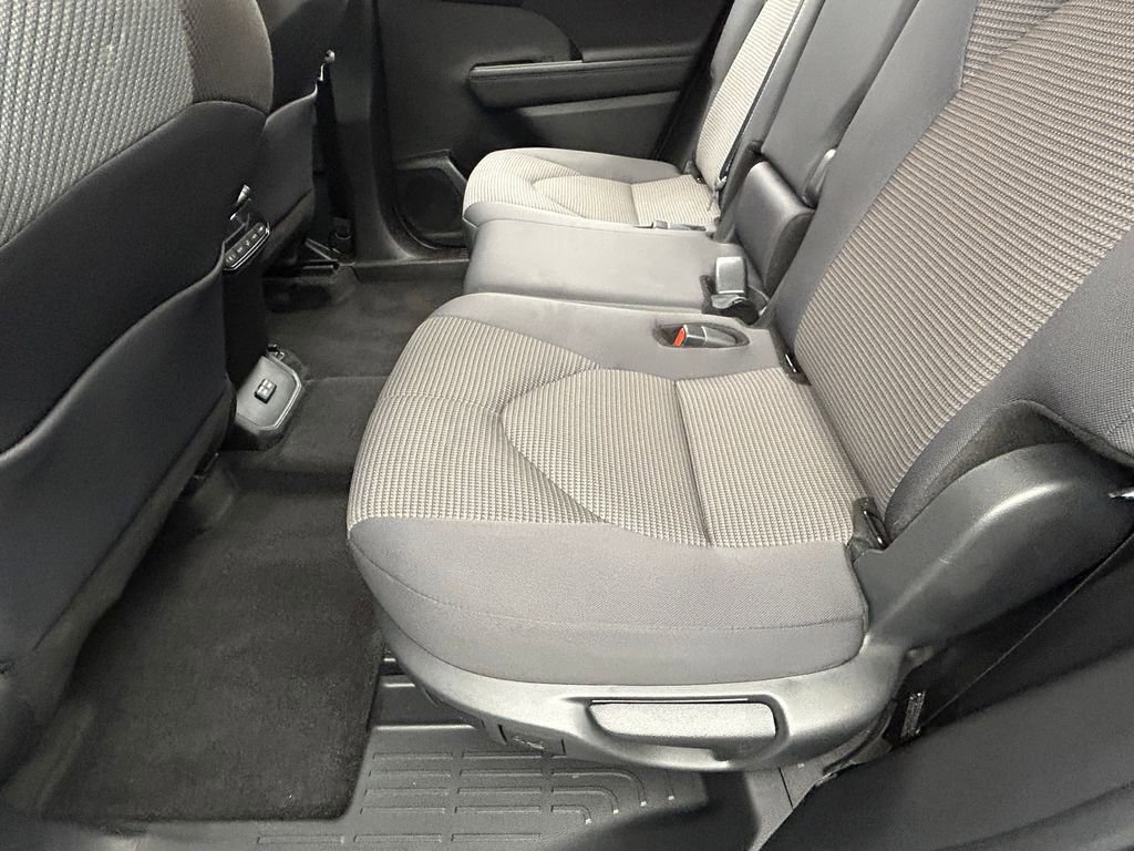 Used 2024 Toyota Highlander LE image 27