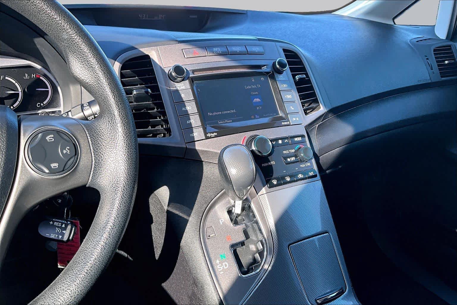 Used 2015 Toyota Venza LE FWD image 6