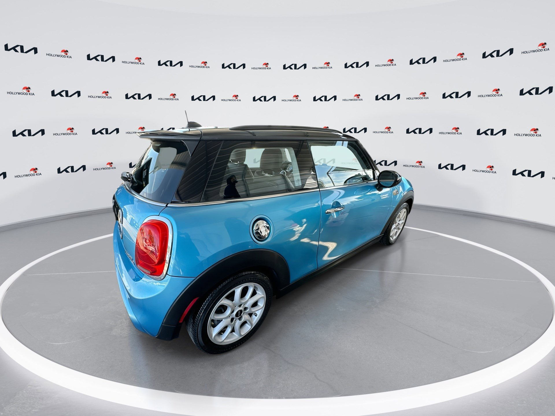 Used 2015 MINI Cooper S image 8