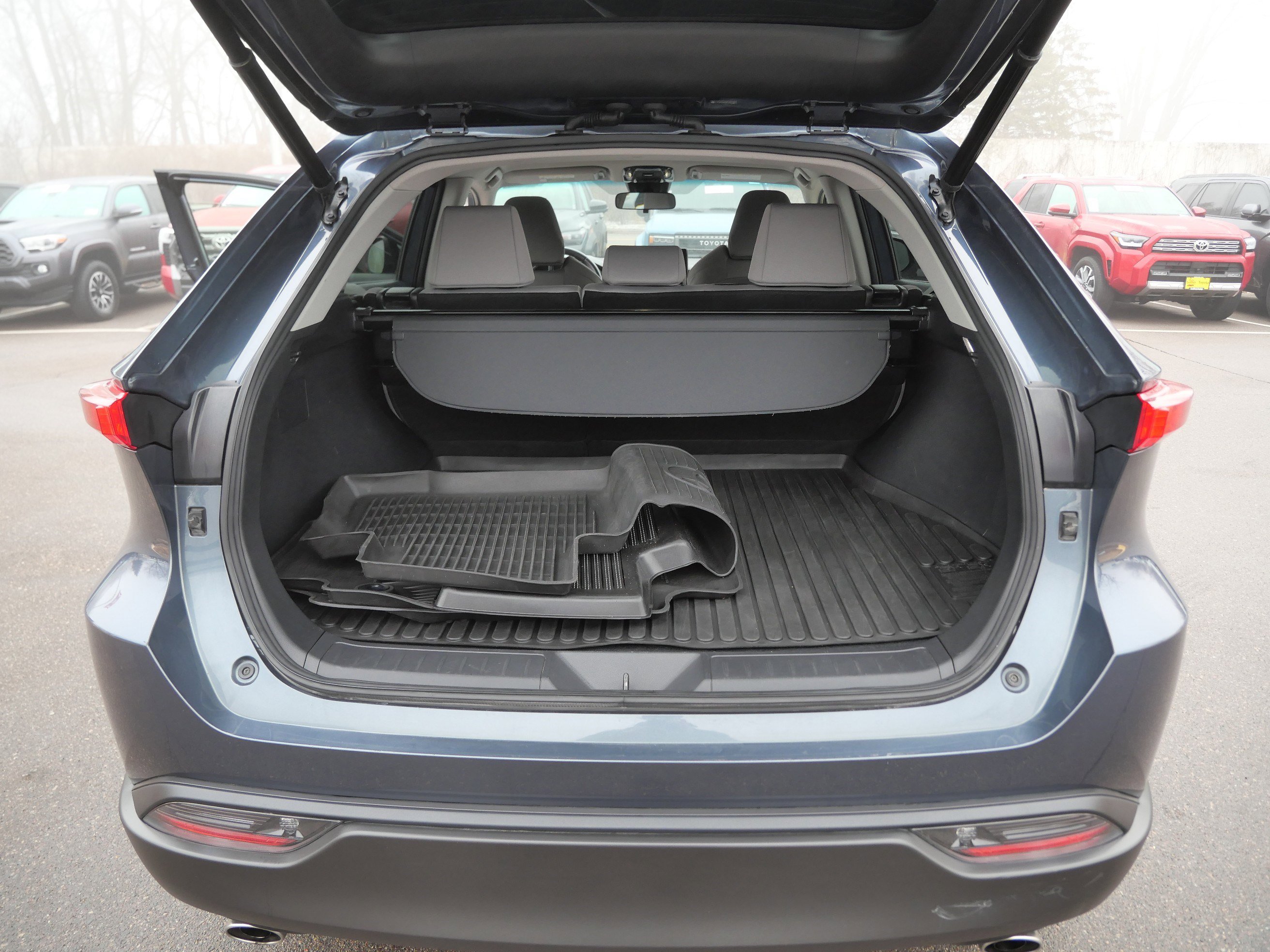 Certified 2021 Toyota Venza LE image 18