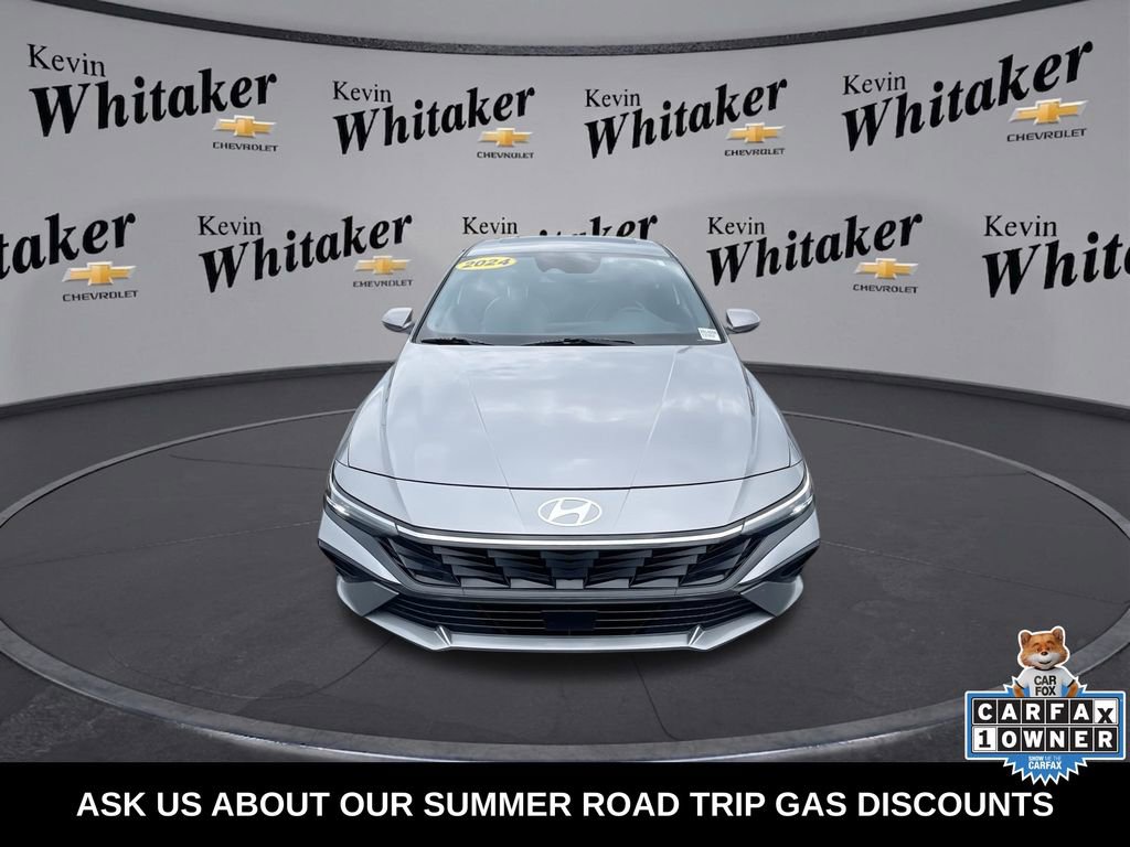 Used 2024 Hyundai Elantra Limited FWD image 3