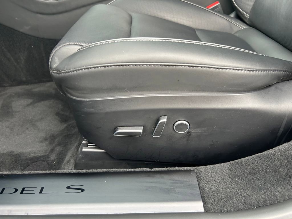 Used 2023 Tesla Model S Plaid image 17