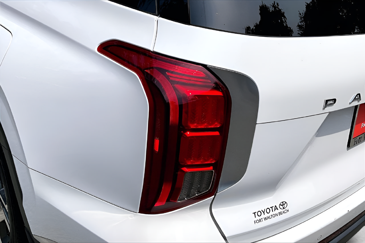 Used 2024 Hyundai Palisade Limited FWD image 32