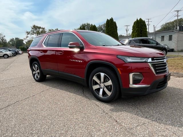 Used 2022 Chevrolet Traverse LT w/ LT Premium Package image 8
