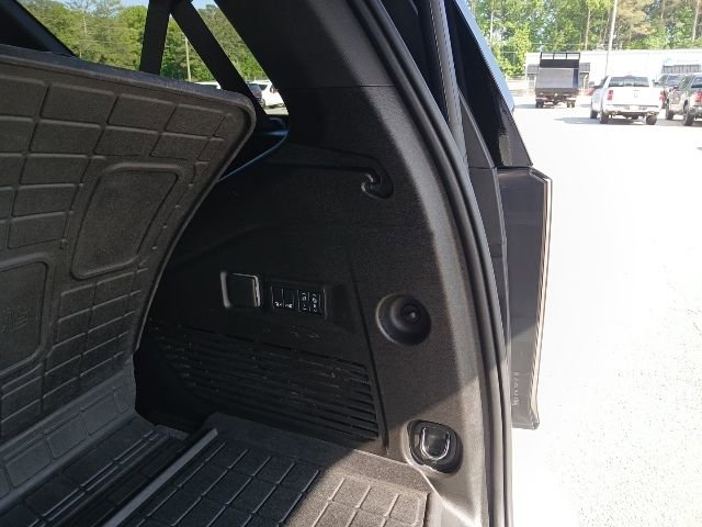 Used 2025 Chevrolet Tahoe Z71 w/ Comfort Package AWD/4WD image 17
