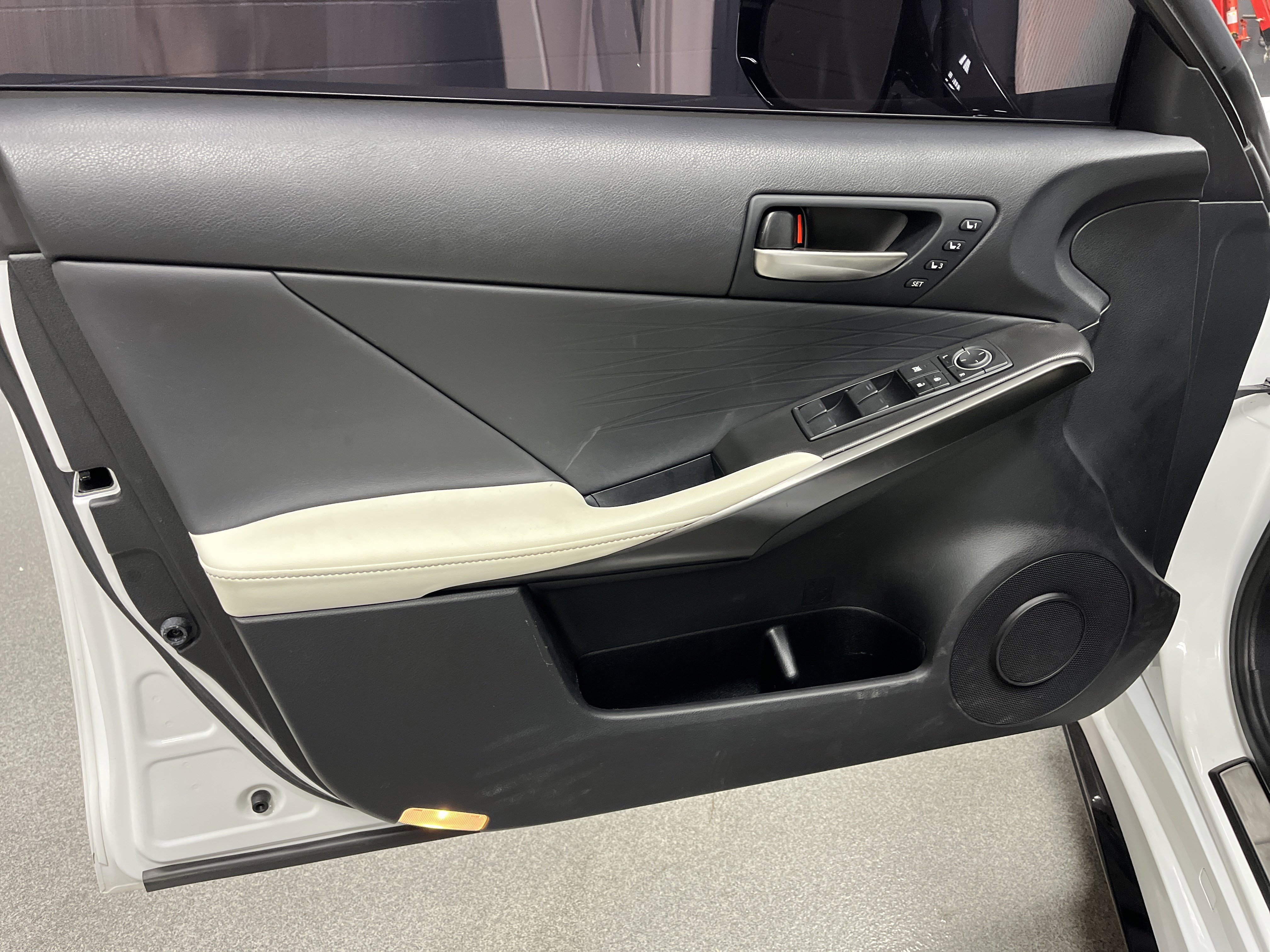 Used 2022 Lexus IS 350 F Sport image 14