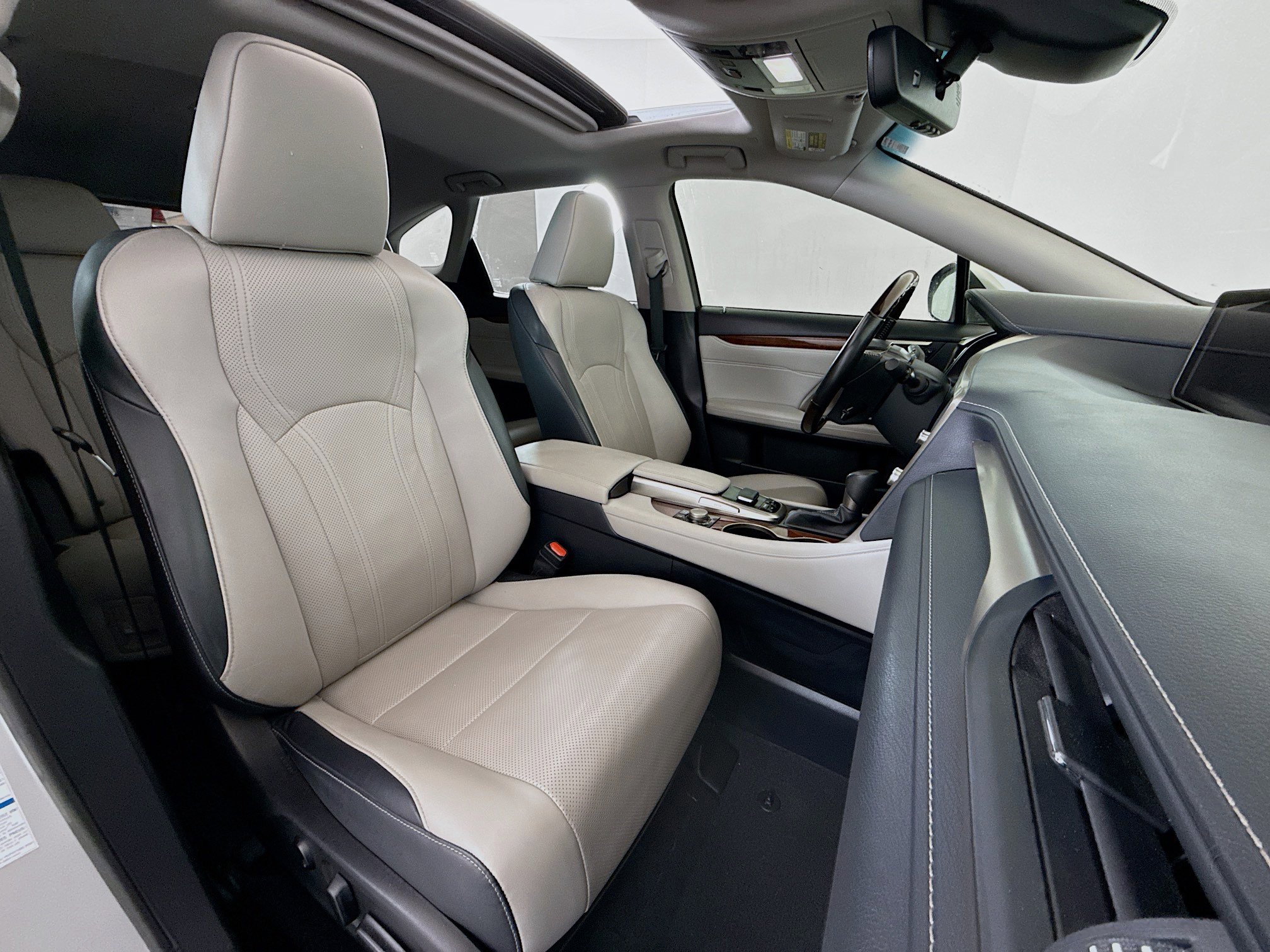 Used 2019 Lexus RX 350L AWD image 27