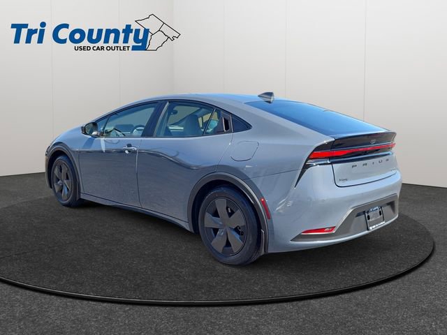 Used 2025 Toyota Prius LE image 6