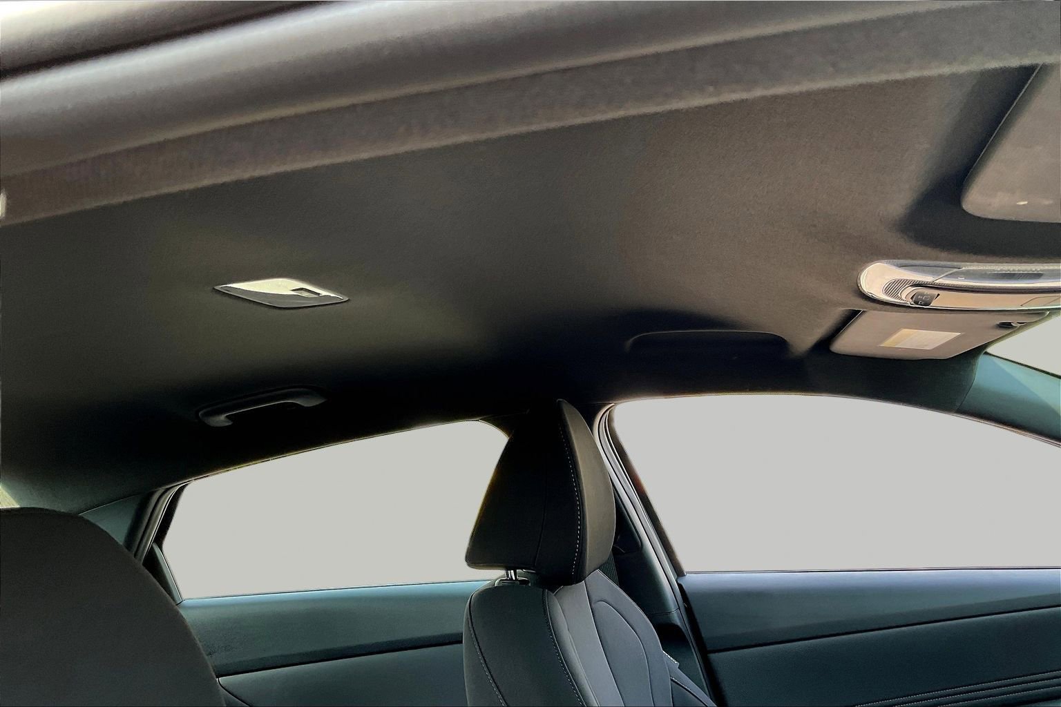 Used 2025 Hyundai Elantra Sport image 27