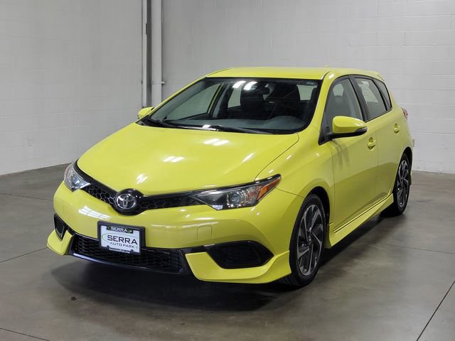 Used 2018 Toyota Corolla iM w/ Carpet Mat Package (TMS) FWD image 2