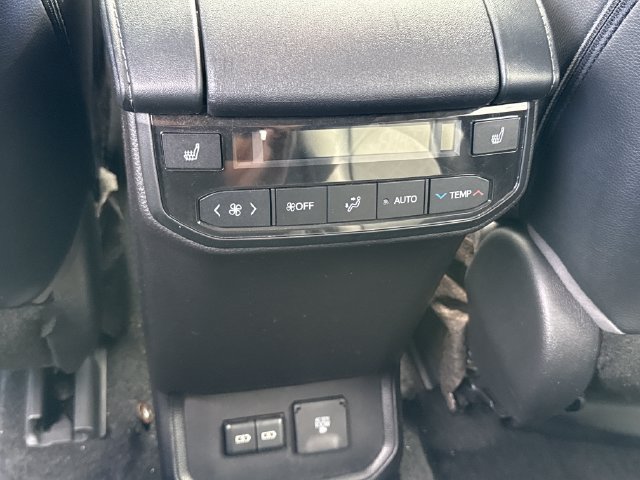 Used 2023 Toyota Highlander Platinum AWD/4WD image 23