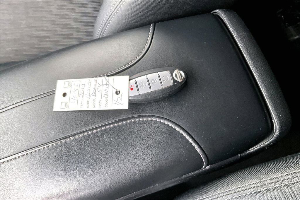 Used 2019 Nissan Rogue SV AWD/4WD image 35