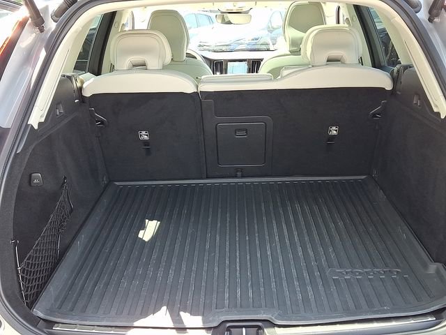 Used 2023 Volvo XC60 B6 Ultimate w/ Climate Package image 30