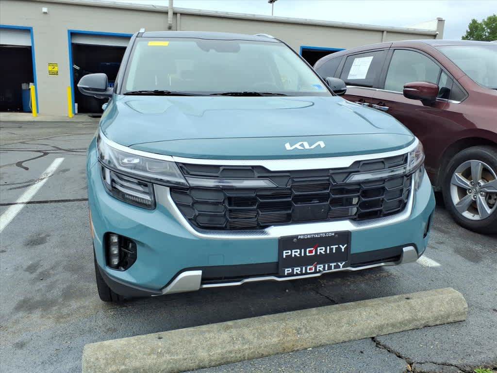 Used 2025 Kia Seltos SX AWD/4WD image 7