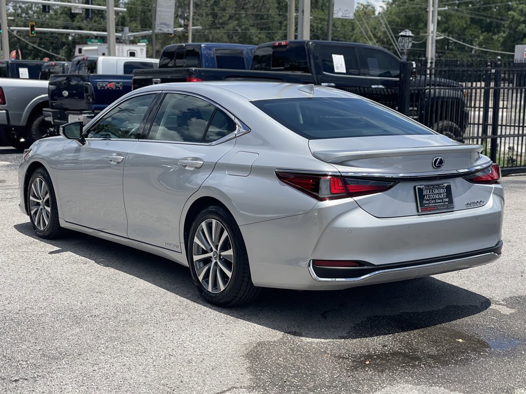 Used 2020 Lexus ES 300h w/ Premium Package FWD image 20