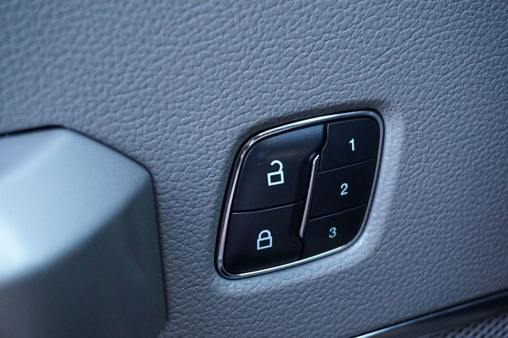 Used 2018 Ford F150 Lariat image 24