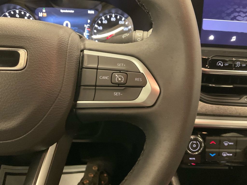 Used 2024 Jeep Compass Latitude image 21