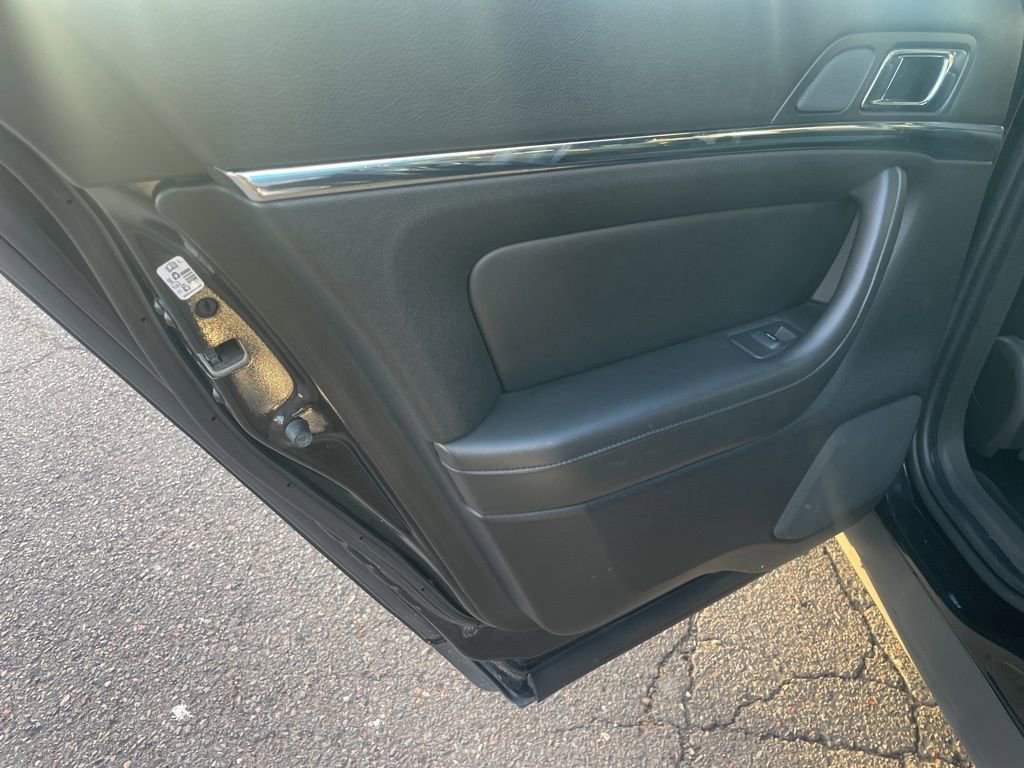 Used 2014 Lincoln MKS image 23