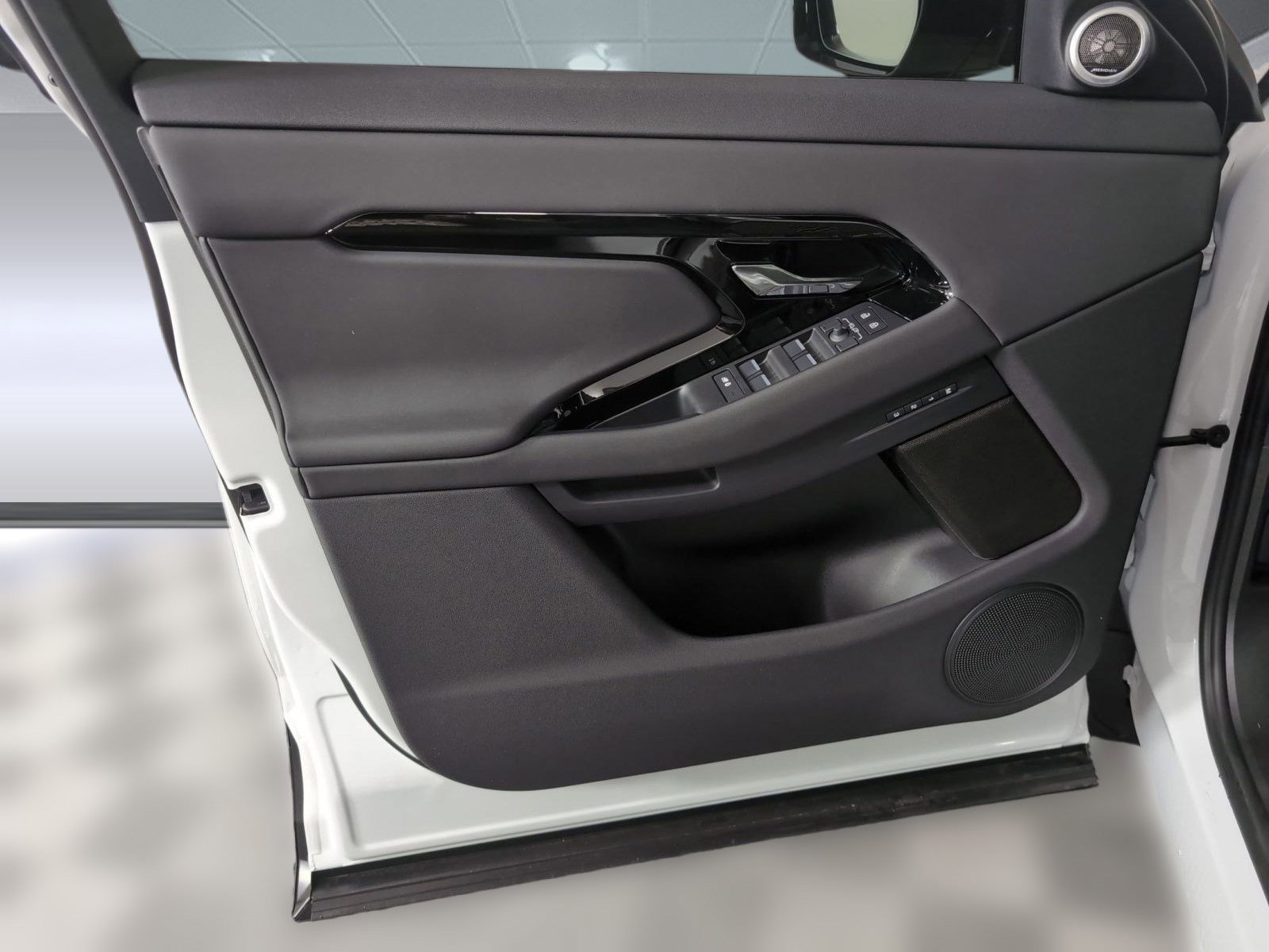 Certified 2026 Land Rover Range Rover Evoque S image 19