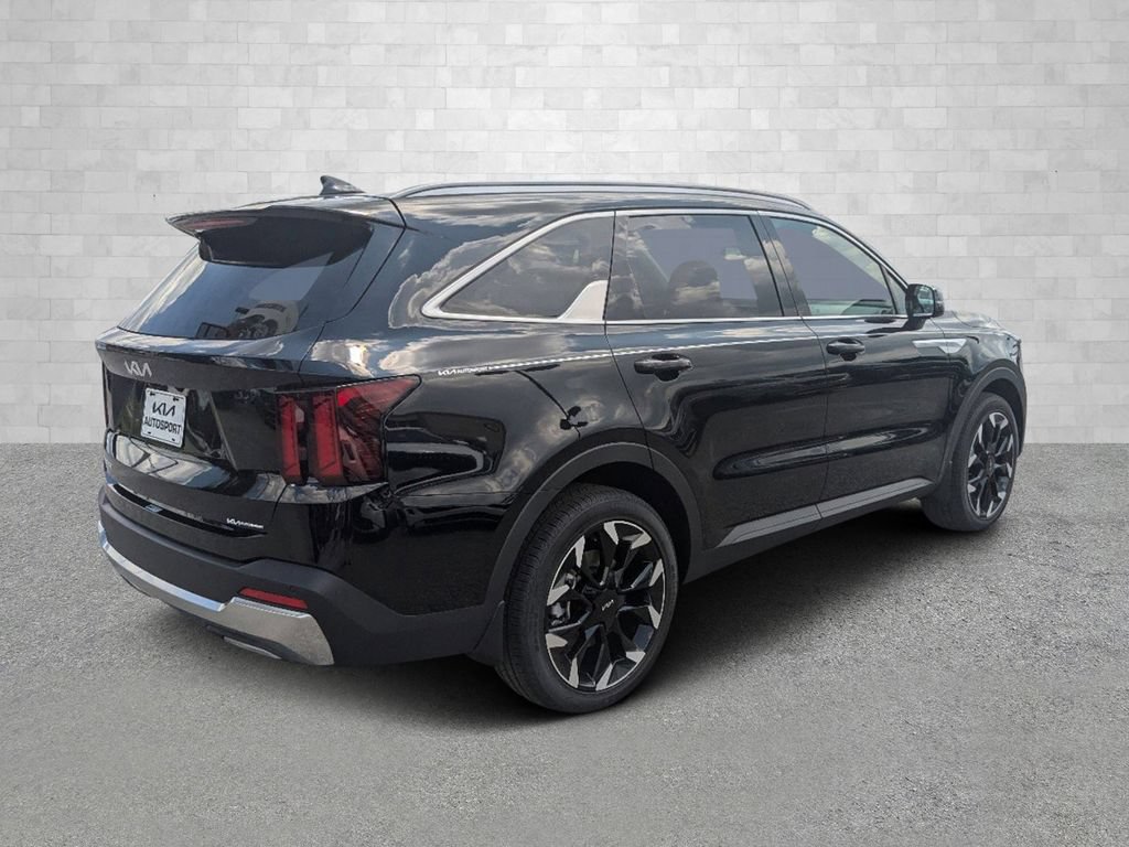 Used 2025 Kia Sorento EX w/ Panoramic Sunroof Package FWD image 3