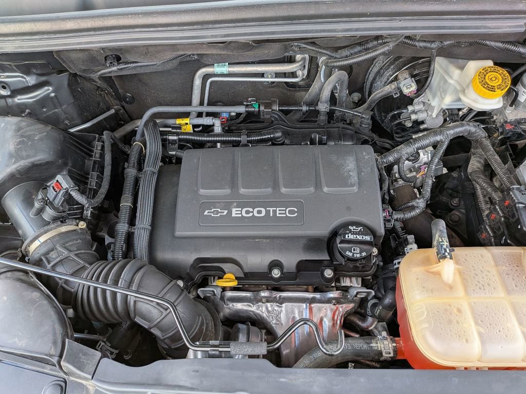 Used 2019 Chevrolet Trax LT w/ Sun & Sound Package FWD image 12