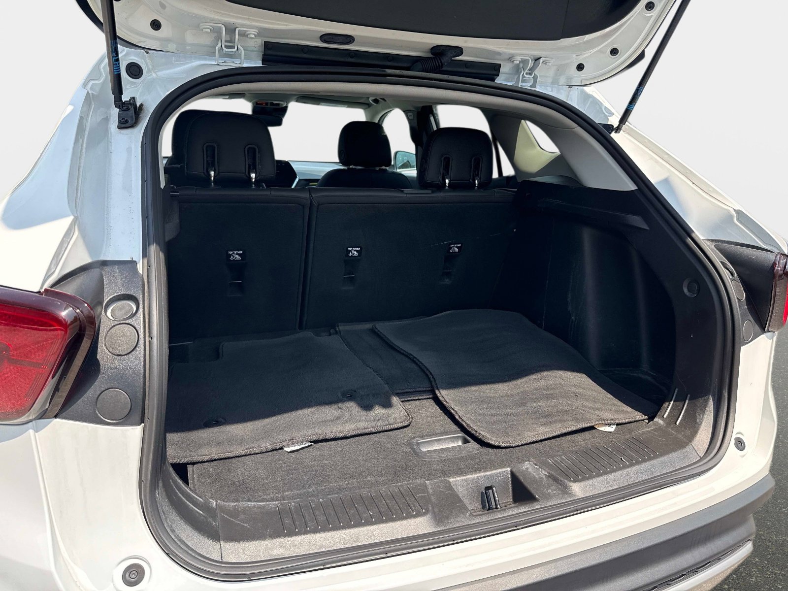 Used 2024 Chevrolet Trax LT w/ Driver Confidence Package image 9