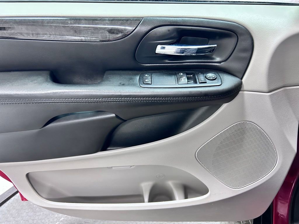 Used 2014 RAM C/V Tradesman w/ UConnect Hands-Free Group image 4