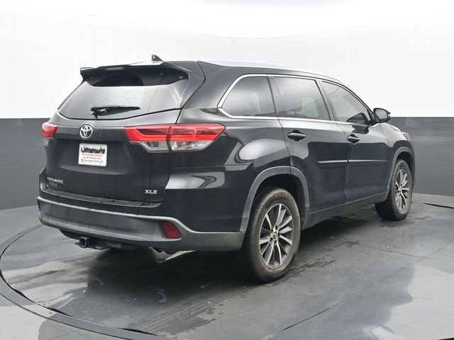 Used 2017 Toyota Highlander XLE FWD image 6