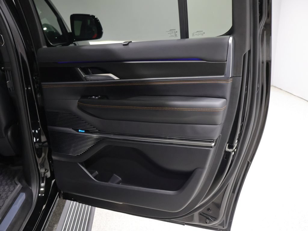New 2026 Jeep Grand Wagoneer L Summit AWD/4WD image 22