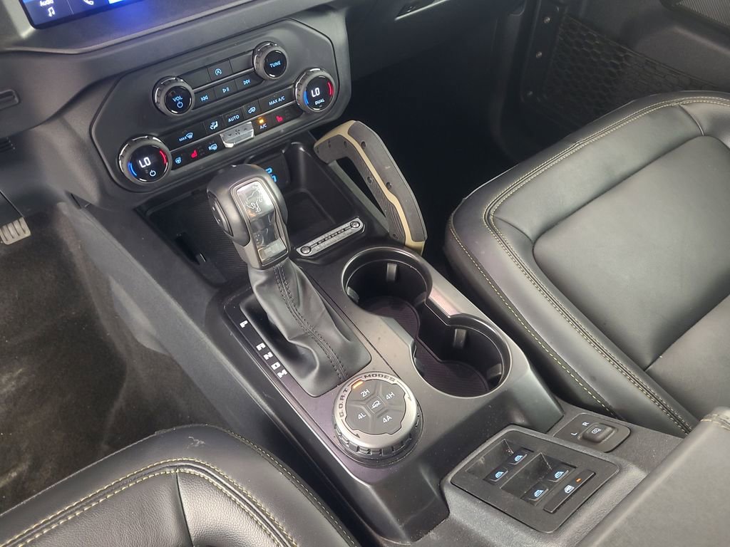 Used 2025 Ford Bronco Badlands AWD/4WD image 16