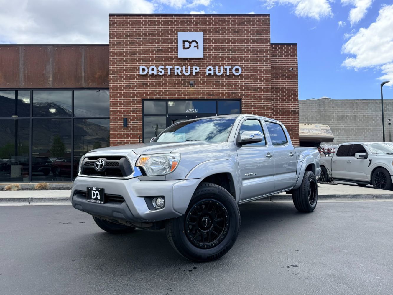 Used 2014 Toyota Tacoma 4x4 Double Cab w/ Limited Package image 1