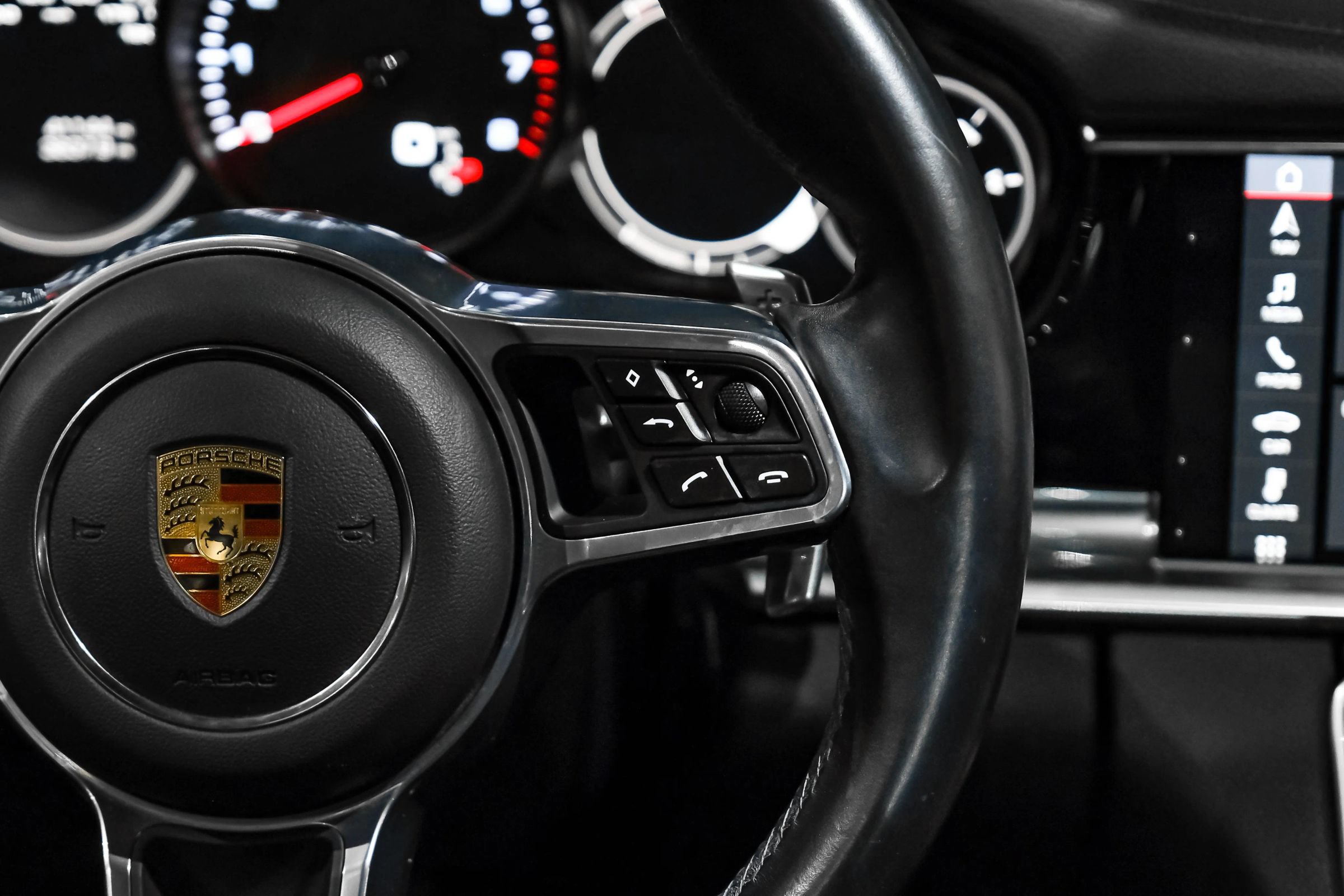 Used 2019 Porsche Panamera 4 AWD/4WD image 19