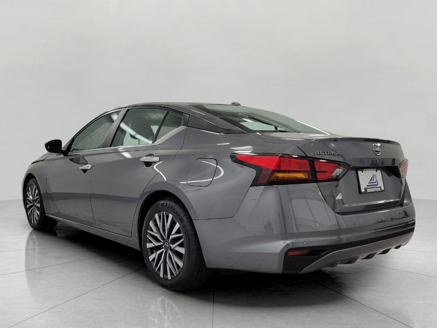 Used 2025 Nissan Altima 2.5 SV FWD image 20