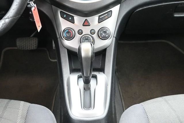 Used 2015 Chevrolet Sonic LT FWD image 21