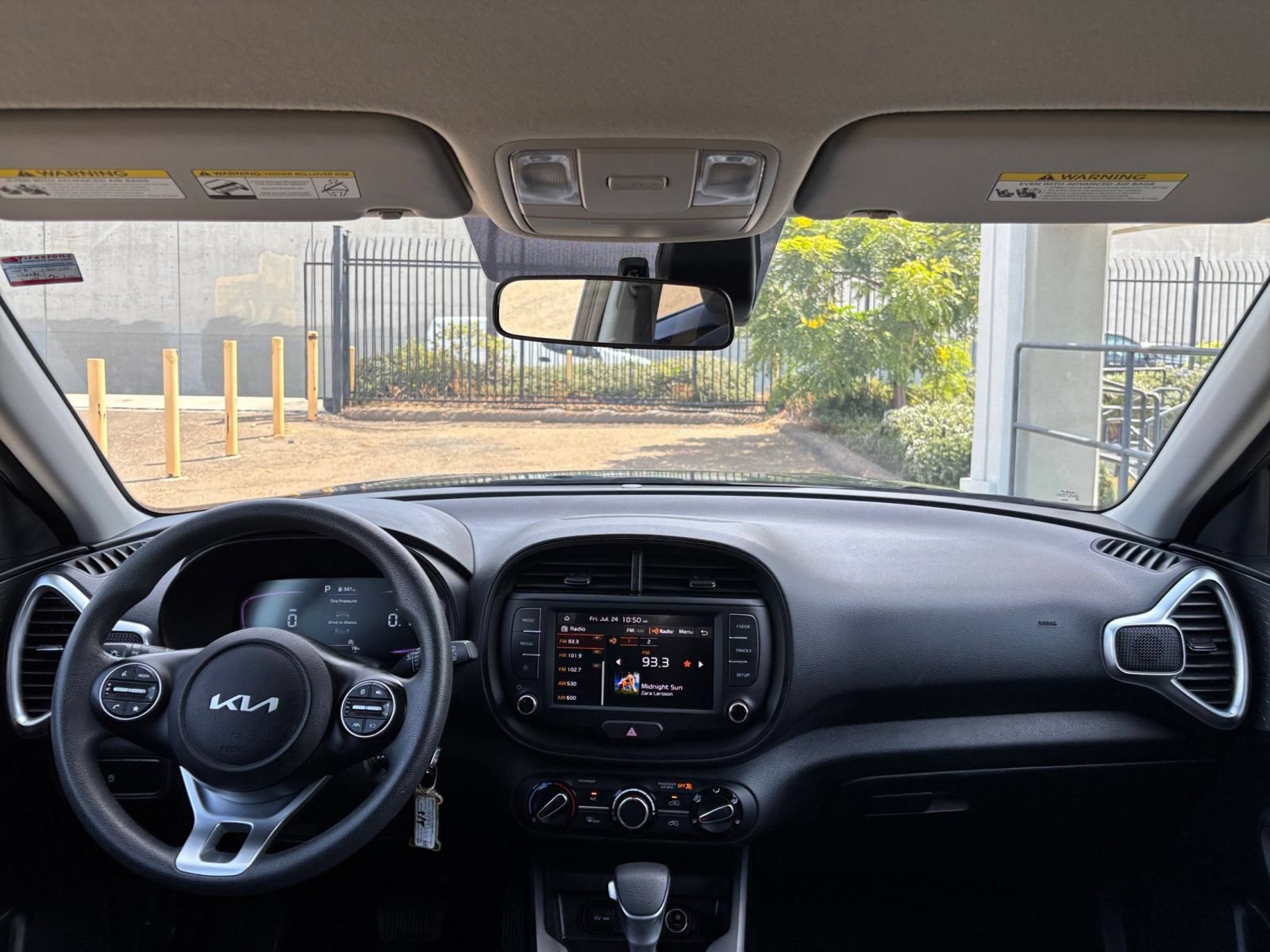 Used 2025 Kia Soul LX w/ LX Technology Package FWD image 31