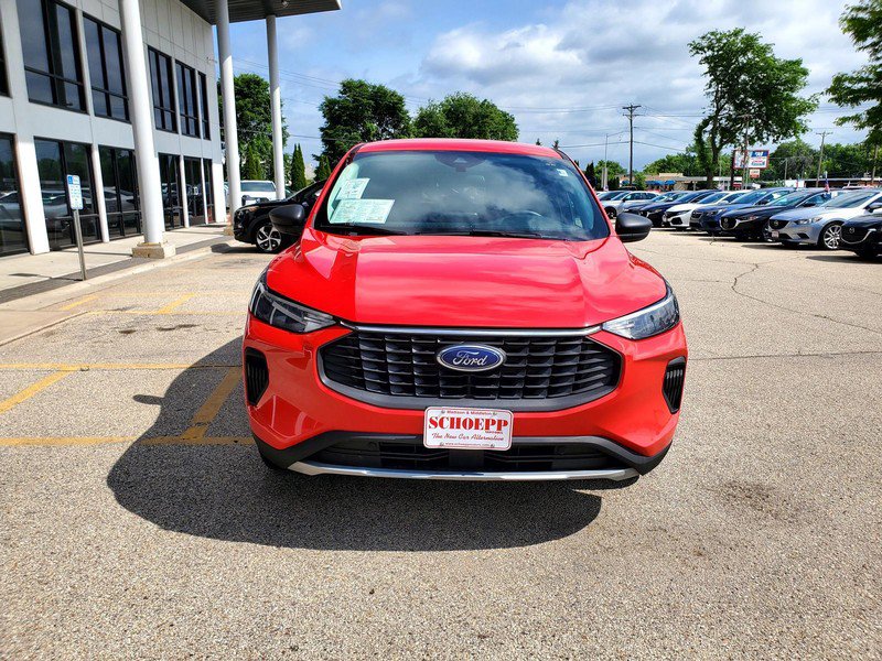 Used 2024 Ford Escape Active AWD/4WD image 2