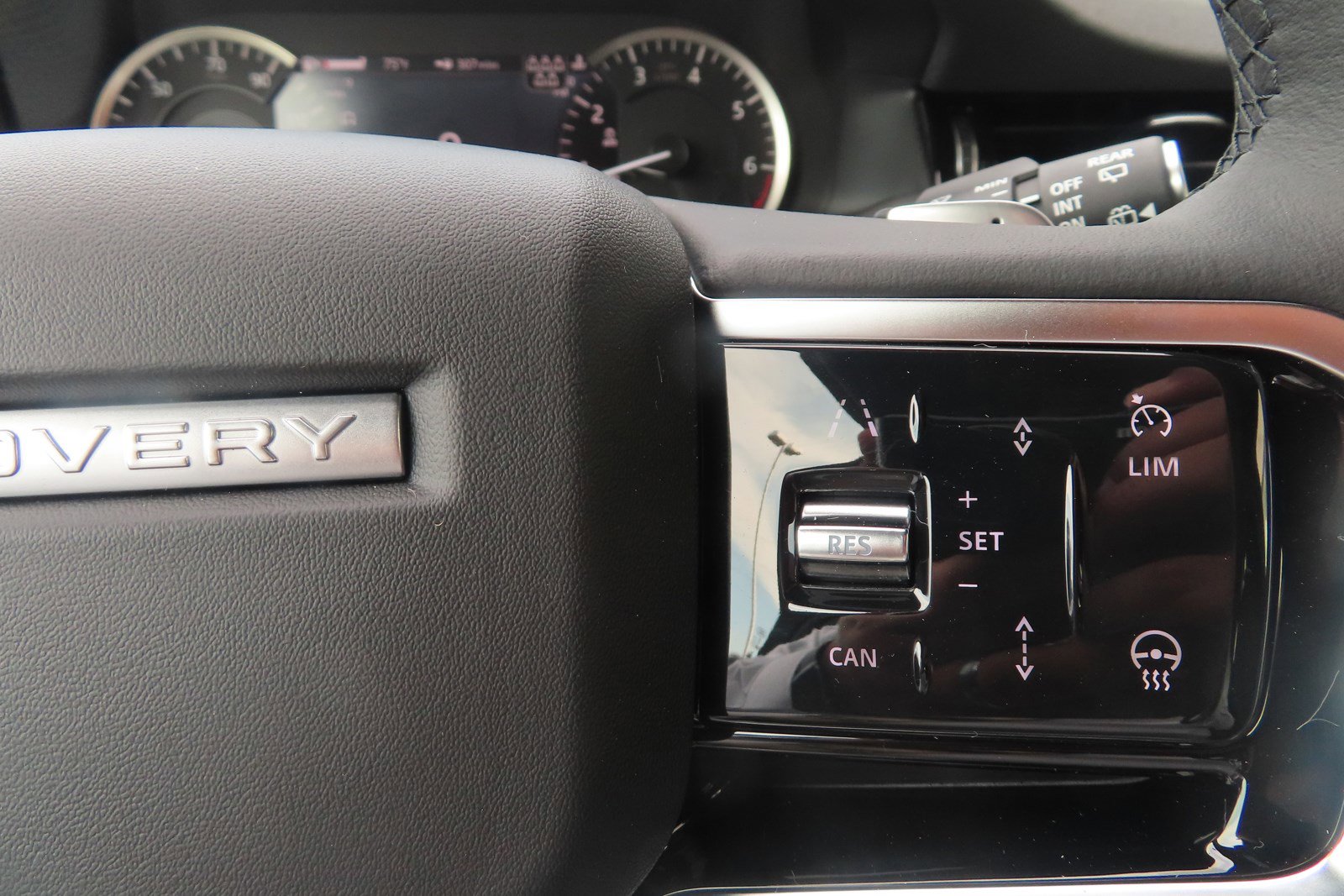 Used 2023 Land Rover Discovery Sport S R-Dynamic image 31