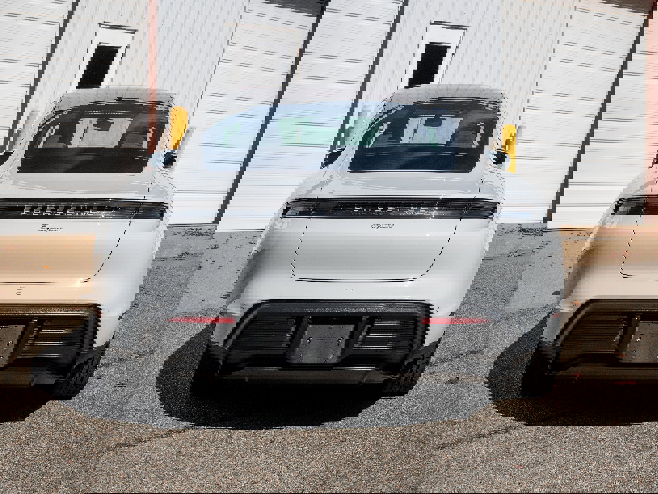 Used 2022 Porsche Taycan image 6