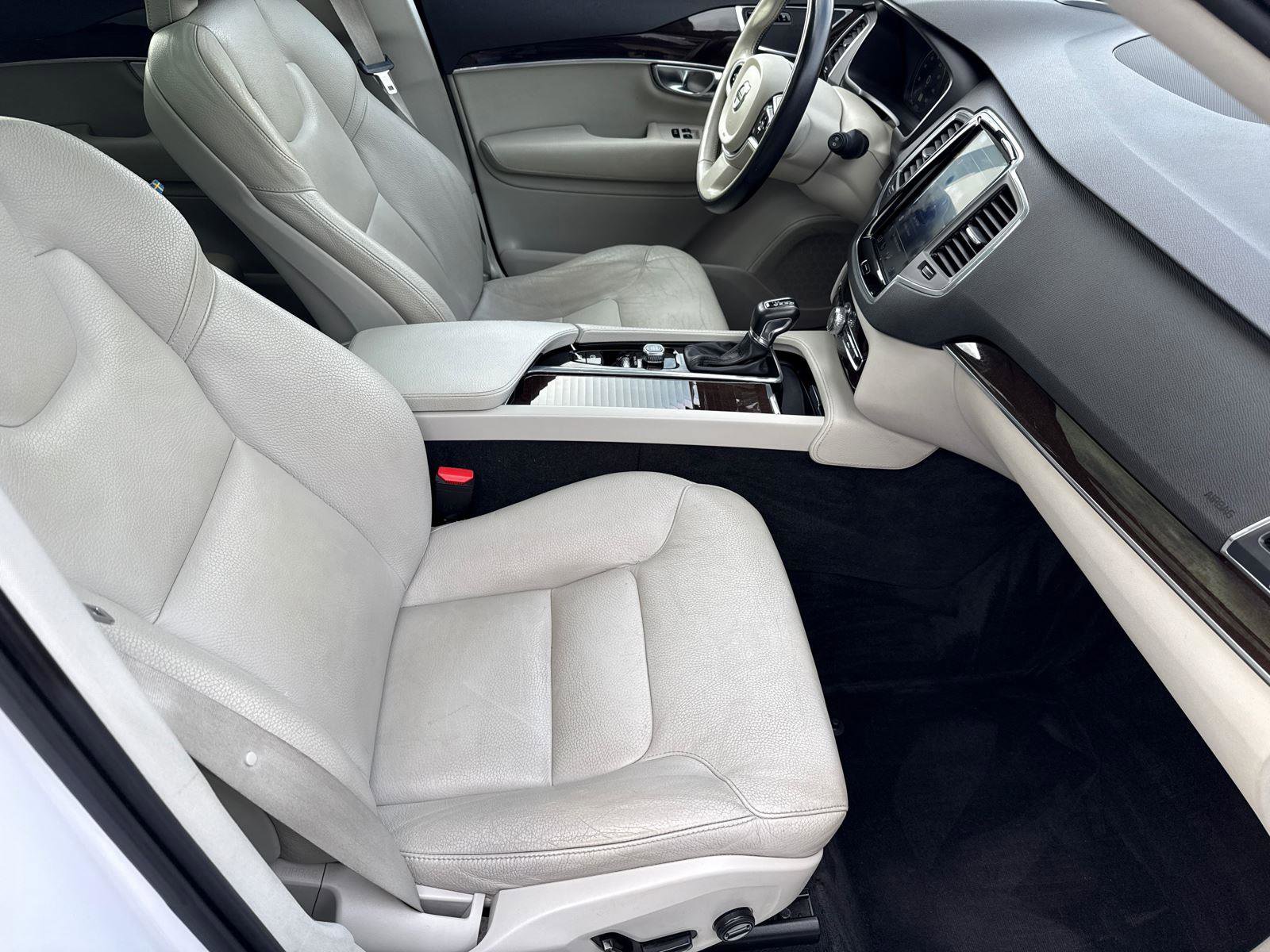 Used 2019 Volvo XC90 T6 Momentum w/ Advanced Package image 17