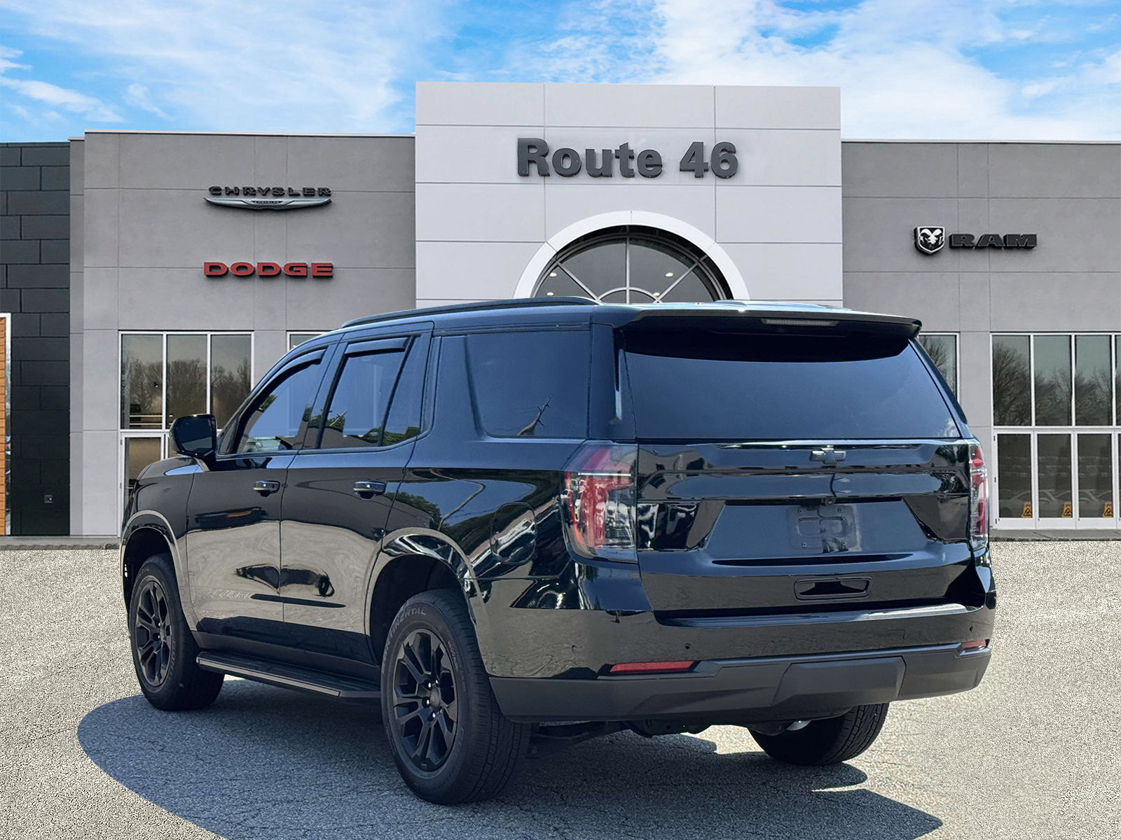 Used 2025 Chevrolet Tahoe LS AWD/4WD image 4
