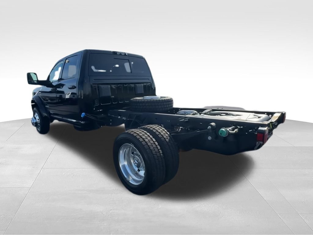 New 2026 RAM 4500 4x4 Crew Cab DRW w/ Laramie Trim Package image 6